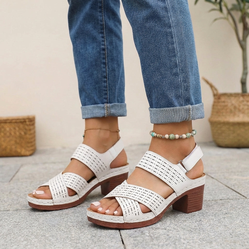 Sandalias de plataforma Carmela para mujer, suela cómoda y soporte. Calzado de verano con tacón.