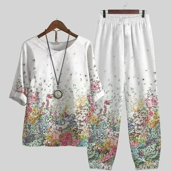 Conjunto floral moderno para mujer: blusa elegante y pantalón recto estampado. Un estilo fresco para verano.