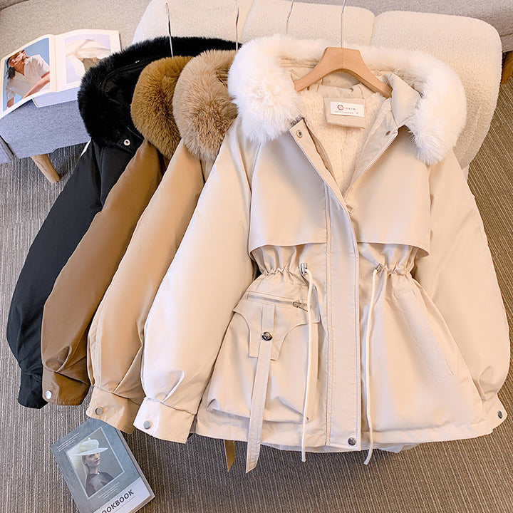 Abrigo largo de invierno mujer con capucha, chic y elegante, perfecto para la moda femenina y el frío.