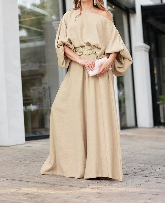 Look casual y elegante. Conjunto de blusa manga farol y pantalón de pierna ancha para mujer. Moda femenina.
