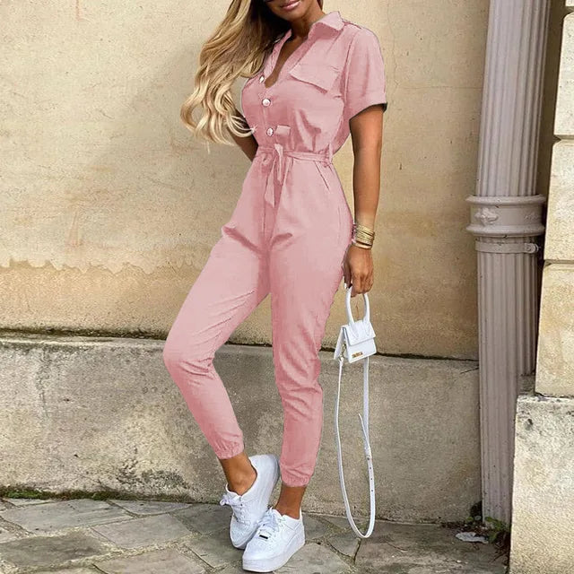 Jumpsuit casual de mujer con cinturón, ideal para estilo urbano y cómodo en verano.