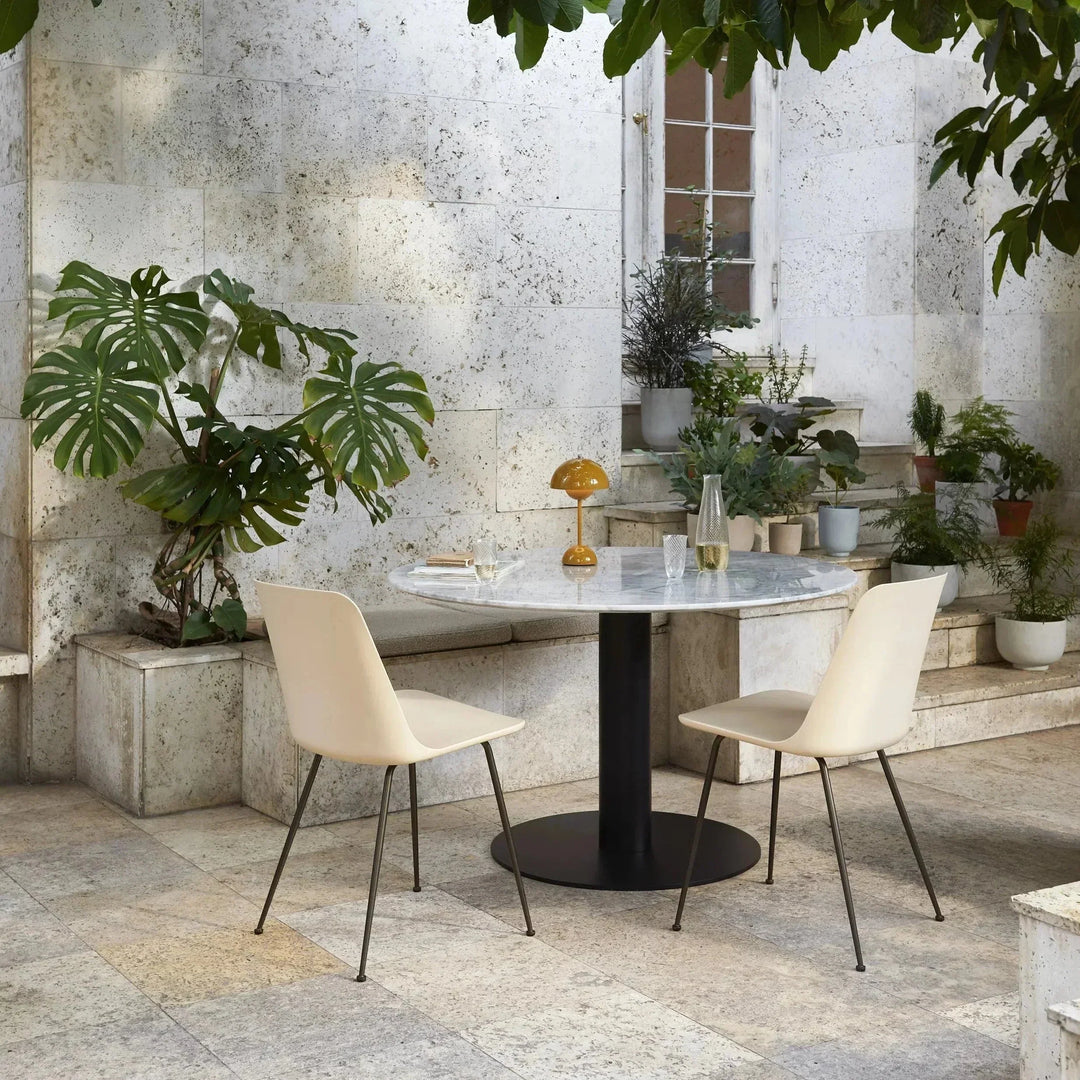 Lámpara LED de mesa con diseño moderno. Luz ambiental que realza la decoración de tu hogar.