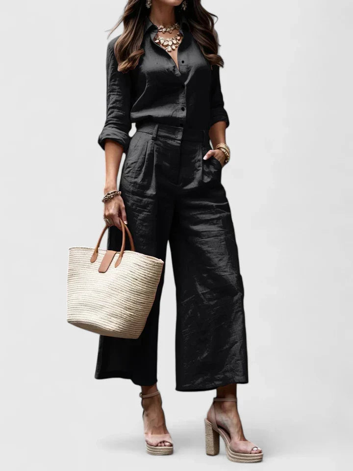 Conjunto de dos piezas cómodo y elegante para mujer. Ropa casual versátil, ideal para el día a día.