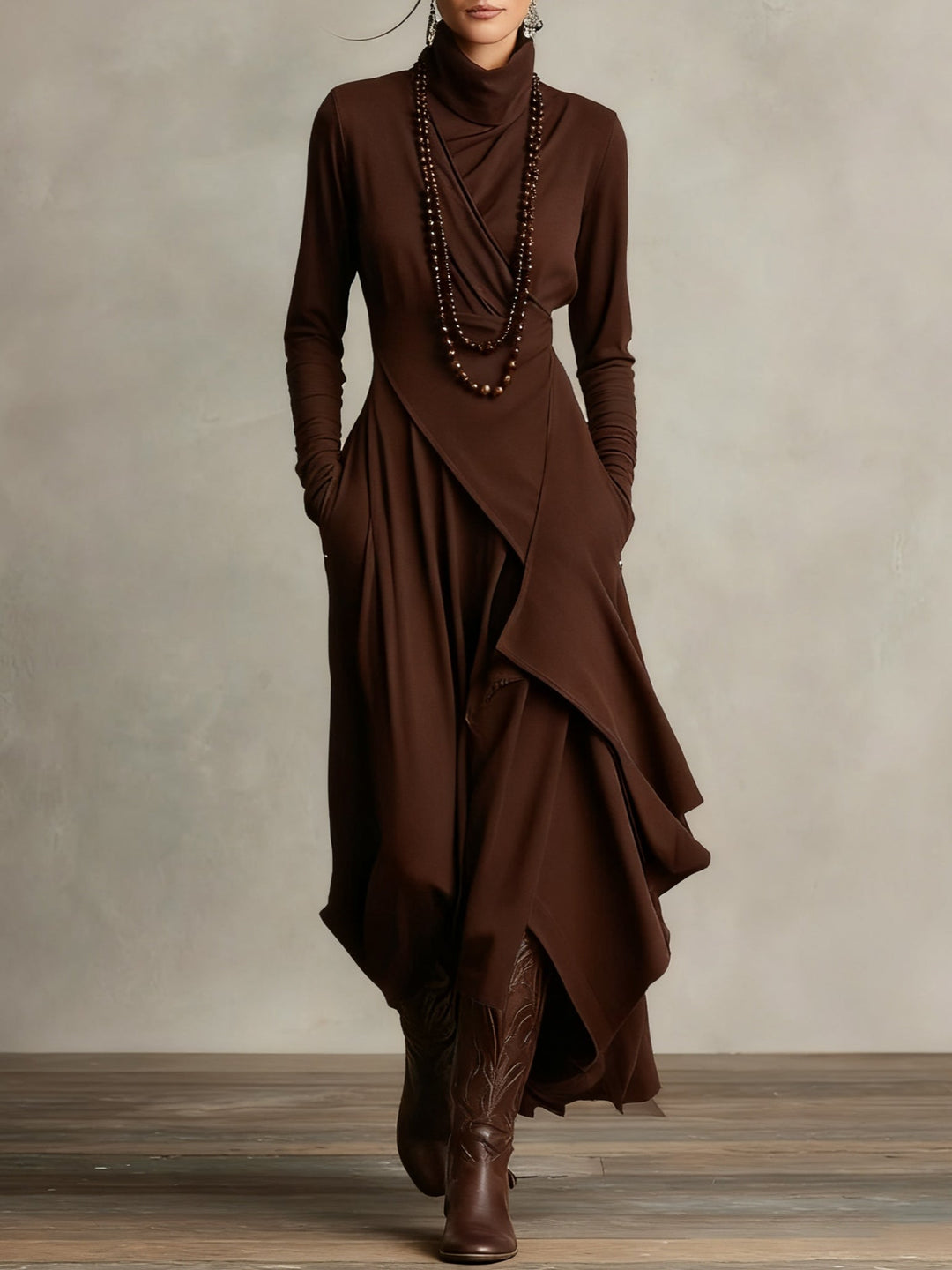 Vestido mujer fluido con cuello alto y bajo asimétrico. Maxi diseño boho, perfecto para cualquier ocasión.
