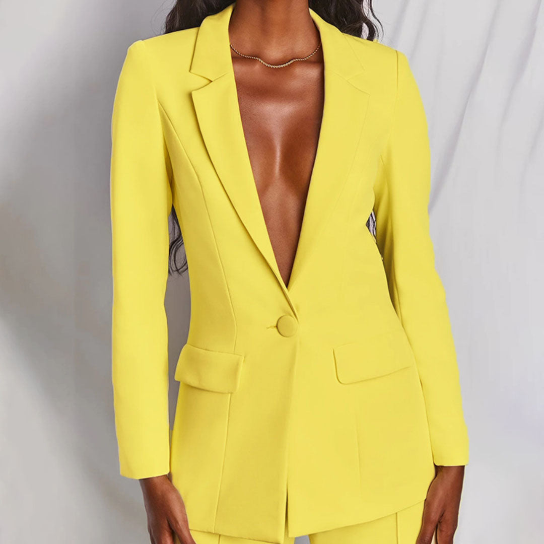 Blazer entallada para mujer. Parte de traje chaqueta con pantalón palazzo. Ideal look oficina y fiesta.