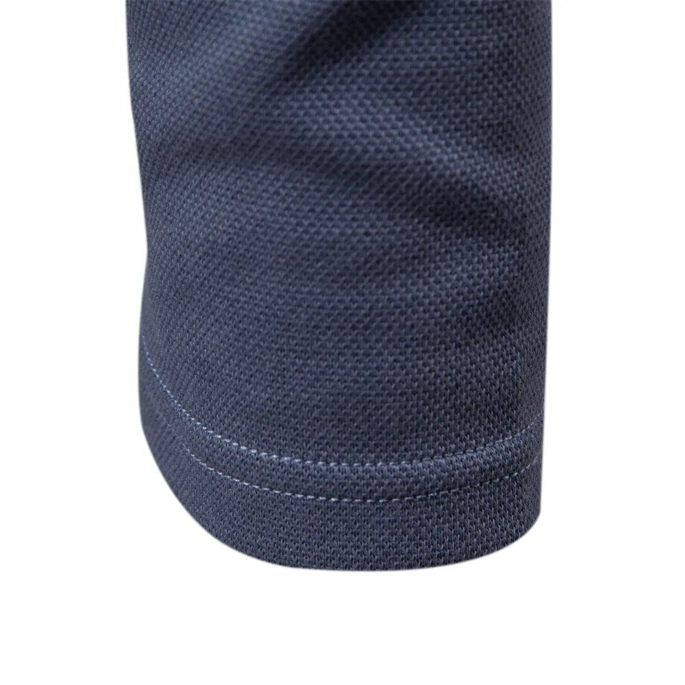Camisa de hombre casual, manga larga y cuello clásico. Estilo versátil para atuendos de primavera y otoño.
