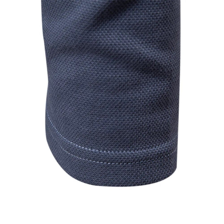 Camisa de hombre casual, manga larga y cuello clásico. Estilo versátil para atuendos de primavera y otoño.