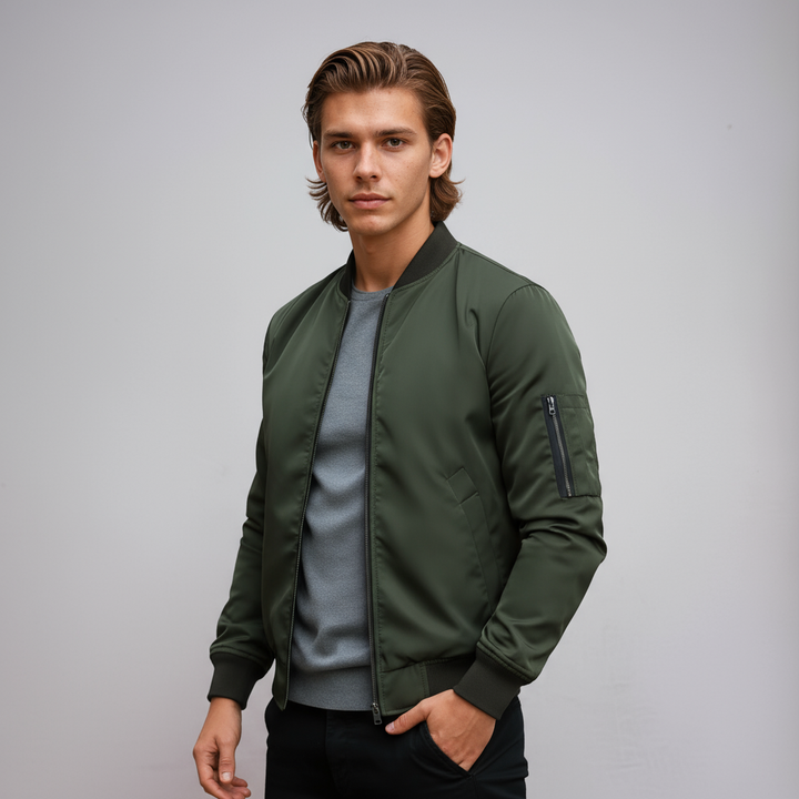 Imagen de chaqueta bomber MILVAN para hombre. Moda urbana y casual, perfecta para el estilo de entretiempo.
