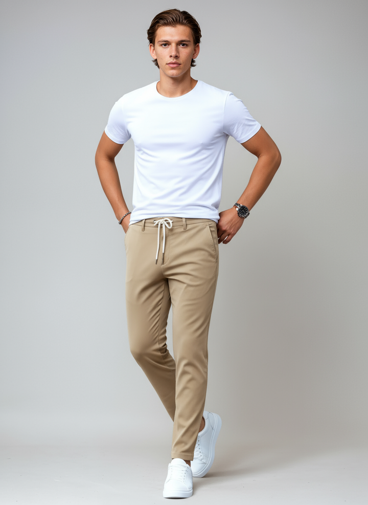 Pantalón chino hombre slim fit, versátil para negocios o look casual; estilo y confort asegurados.