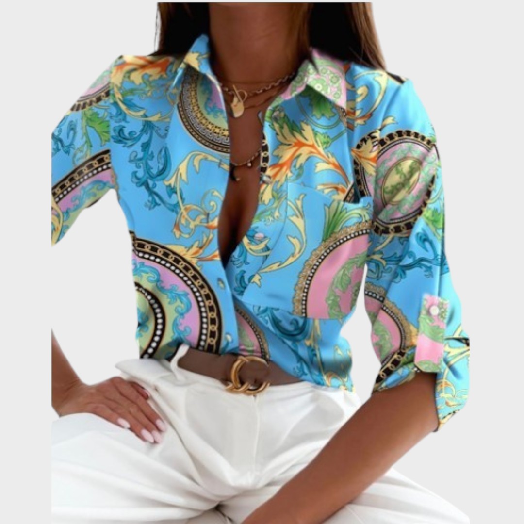 Detalle cuello blusa elegante mujer. Tejido de calidad. Moda femenina moderna y versátil.