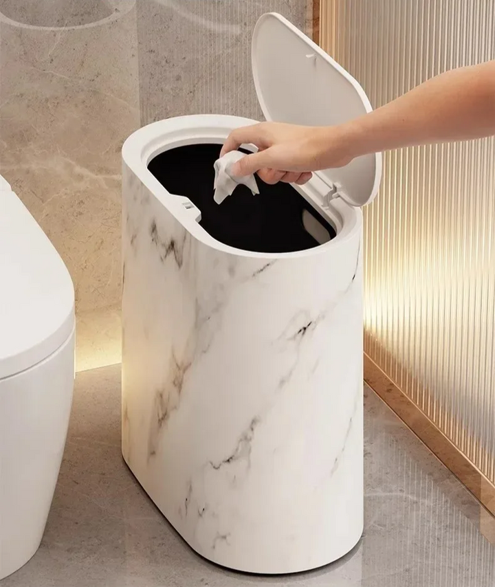 Cubo de basura elegante para baño, con patrón de mármol y estilo nórdico, plástico resistente.
