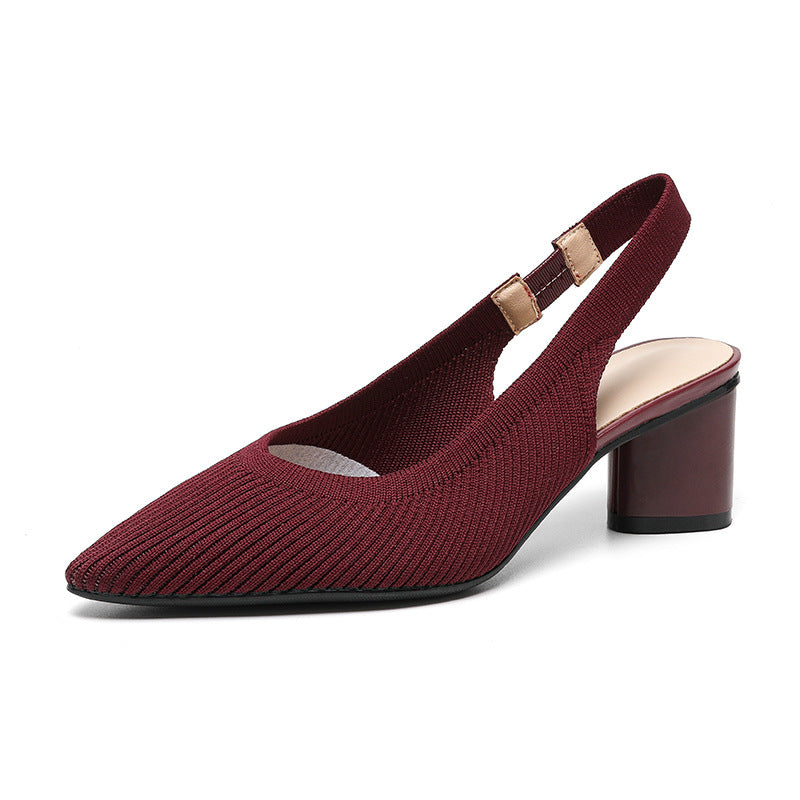 Zapatos de tacón alto con punta fina. El estilo sofisticado y la tira trasera los hacen ideales para ocasiones de verano.