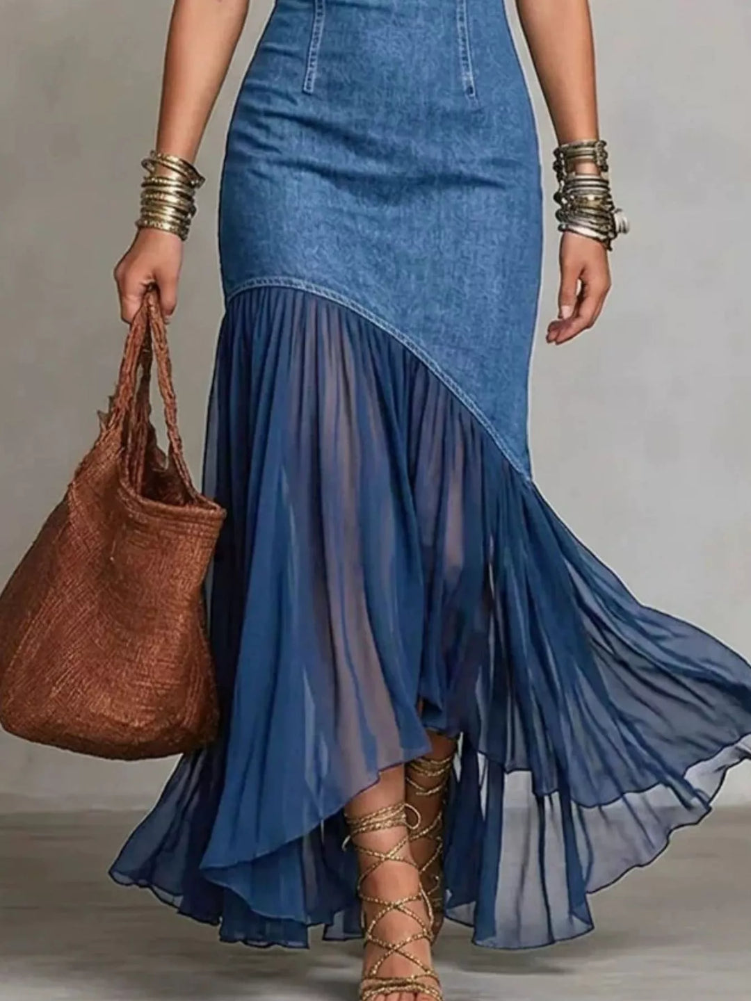 Moda mujer: Vestido largo con hombros descubiertos y volantes asimétricos en el bajo. Estilo fiesta y verano.