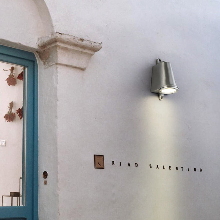 Iluminación LED 3W industrial, lámpara de pared exterior IP65, diseño campana, resistente.