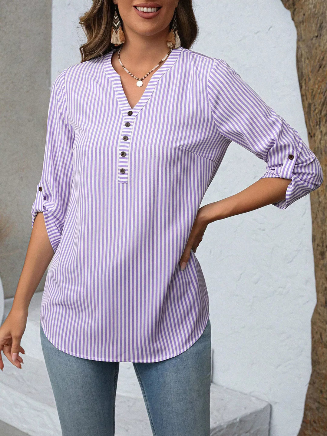 Blusa veraniega de rayas para mujer, cuello V, manga enrollable, tejido transpirable, casual.