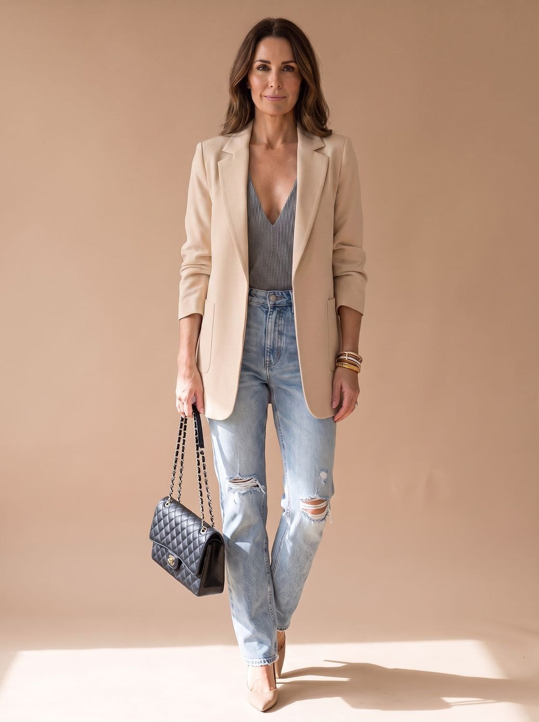 Elegante blazer mujer, diseño largo y abierto. Ideal para un look de oficina o casual chic, muy versátil.