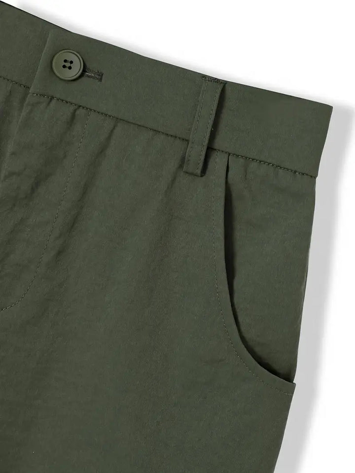 Ropa de mujer: pantalón cargo elegante, toque urbano chic.