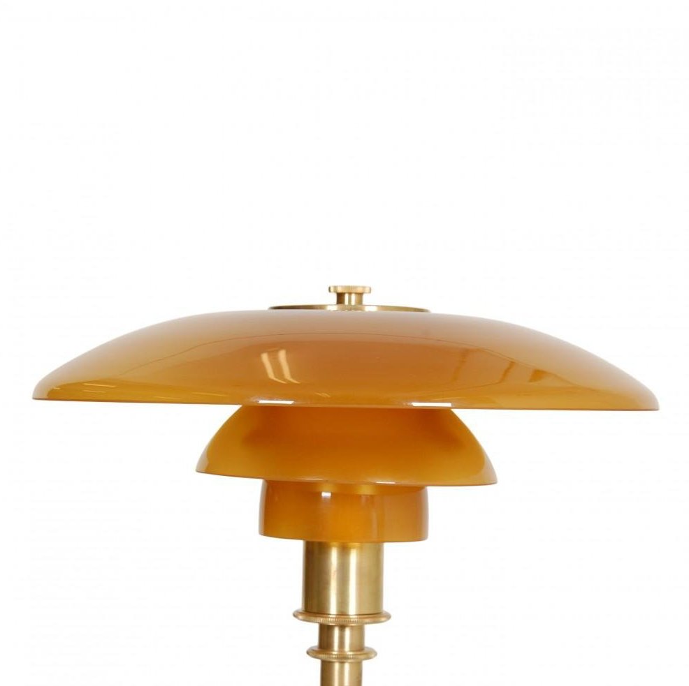 Lámpara de mesa geométrica Art Déco de cobre, perfecta para un estilo sofisticado y una luz acogedora.