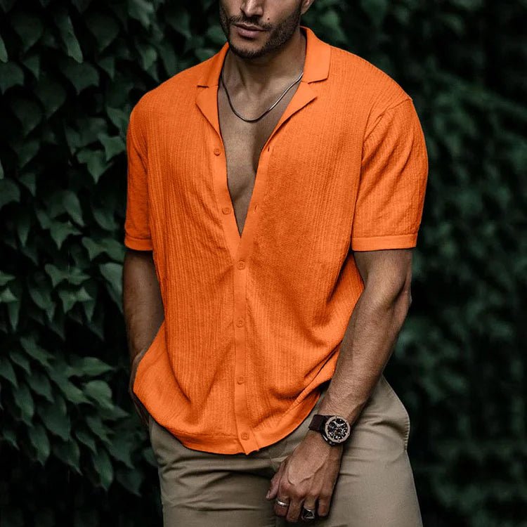 Camiseta para hombre, diseño moderno y casual. Manga corta, ideal para un estilo veraniego fresco y activo.