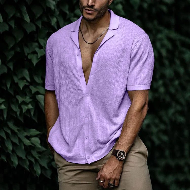 Camiseta de hombre en color liso, manga corta. Perfecta para el estilo casual de verano.