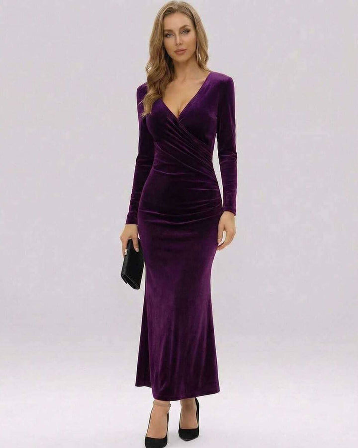 Vestido maxi blanco elegante para mujer, ideal para fiesta de noche. Largo y formal.