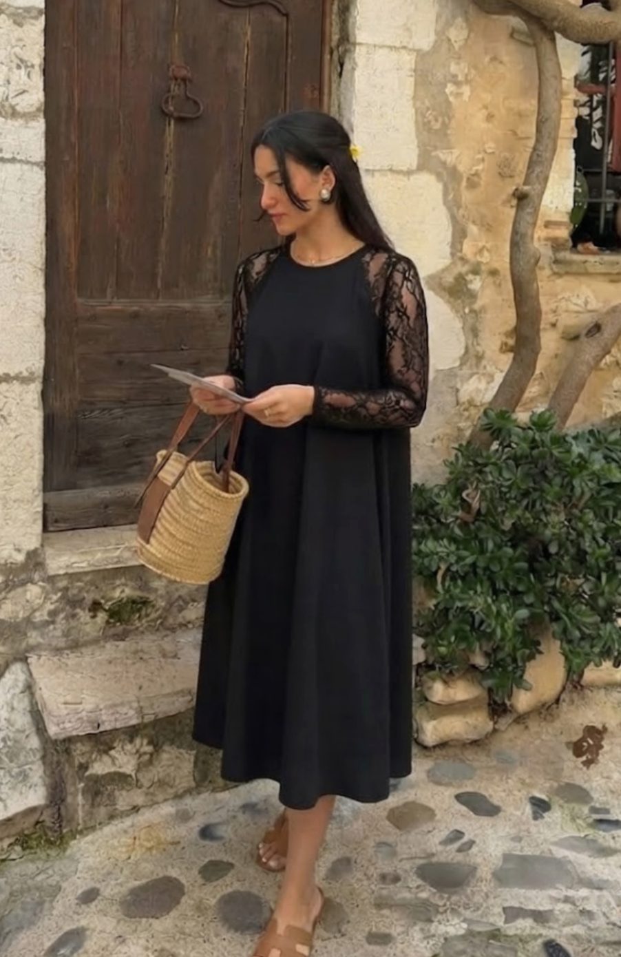 Moda mujer: Vestido midi de encaje peplum entallado con manga de encaje. Vestido elegante para fiesta, cóctel y noche.
