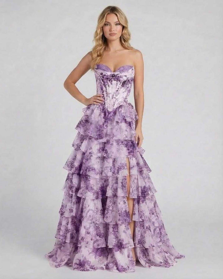 Vestido elegante sin tirantes de mujer, color amatista floral, perfecto para una noche formal.