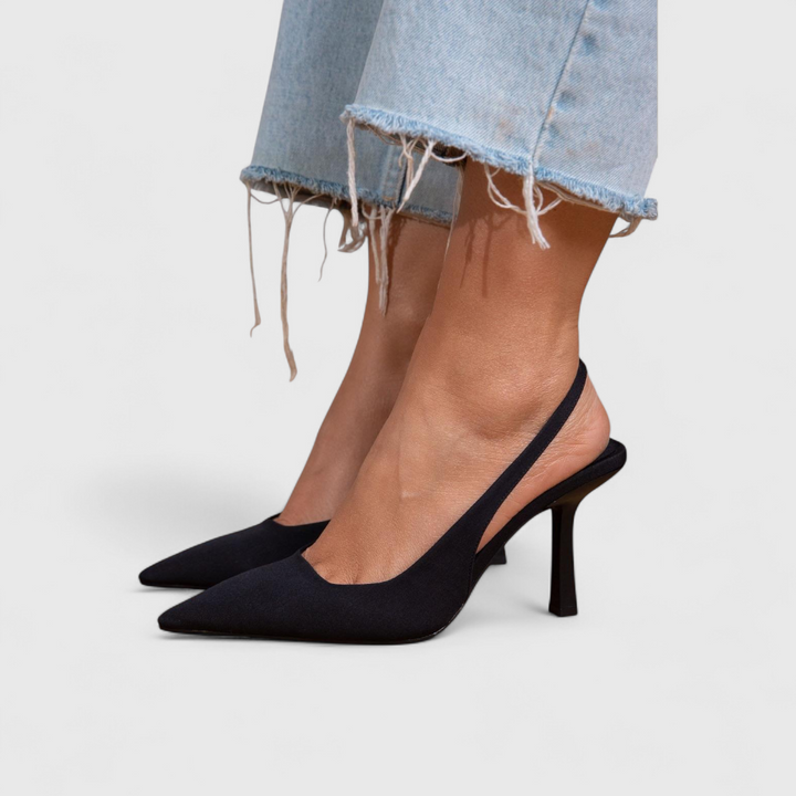Tacones slingback de mujer, estilo elegante con puntera fina y tacón kitten. Ideales para moda femenina y oficina.