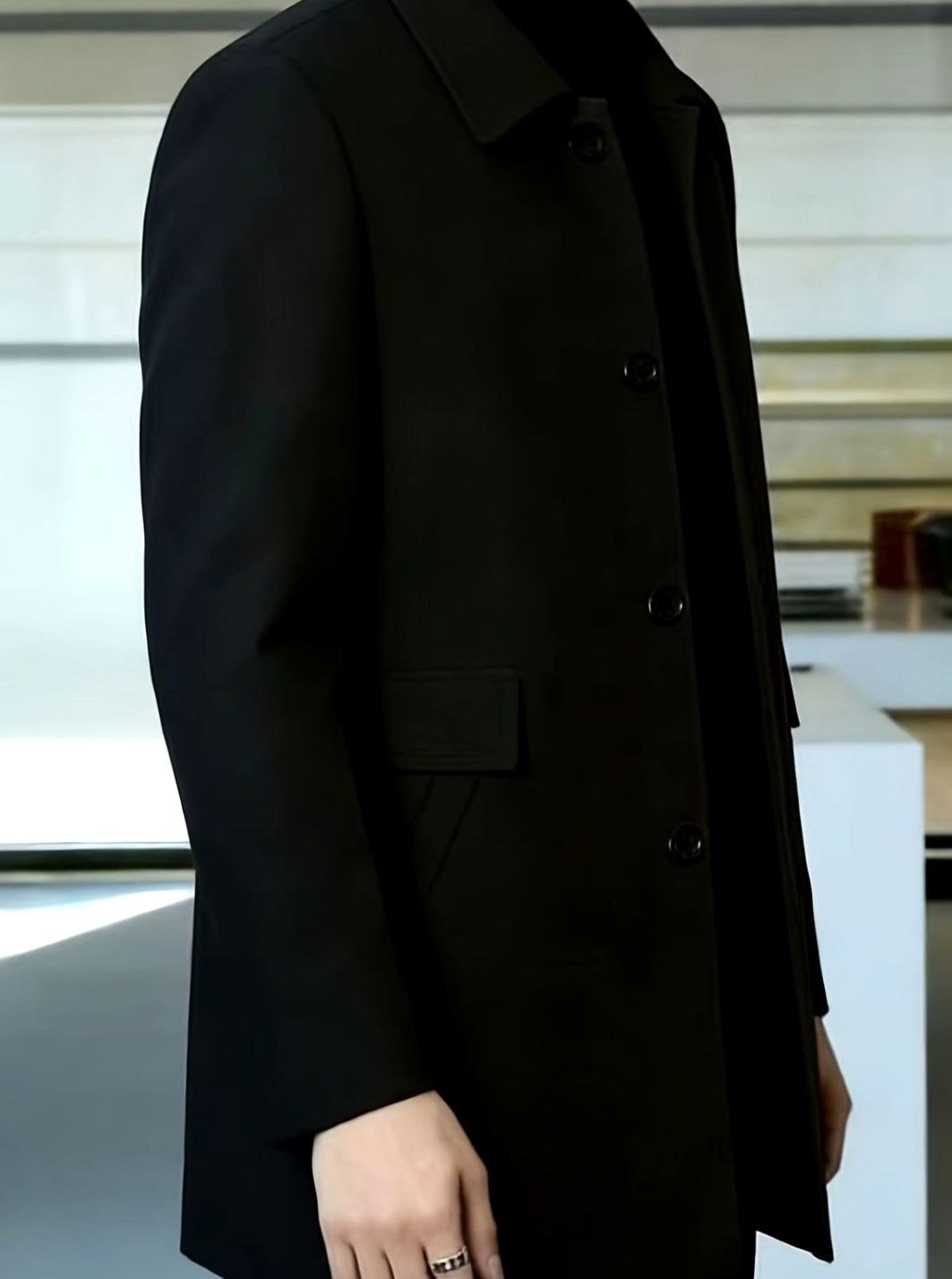 Abrigo cruzado de lana hombre, calidez superior, ideal ropa formal de invierno.