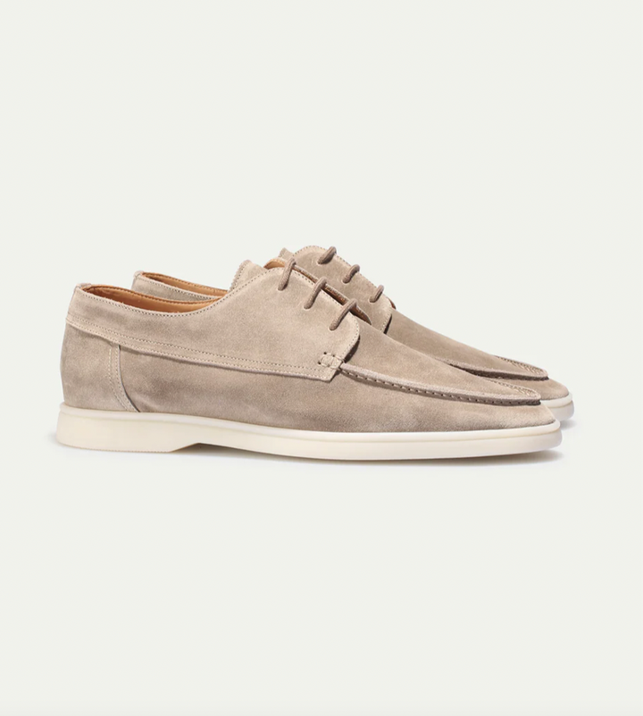 Bluchers de ante para hombre, un básico de moda masculina: confort y elegancia en cada paso.