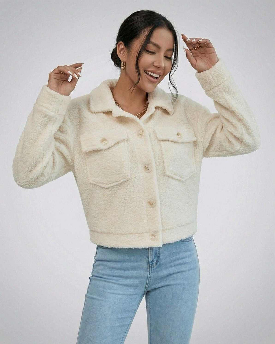 Chaqueta Aspen blanca de mujer, elegante y cálida para invierno. Abrigo de moda casual con solapa.