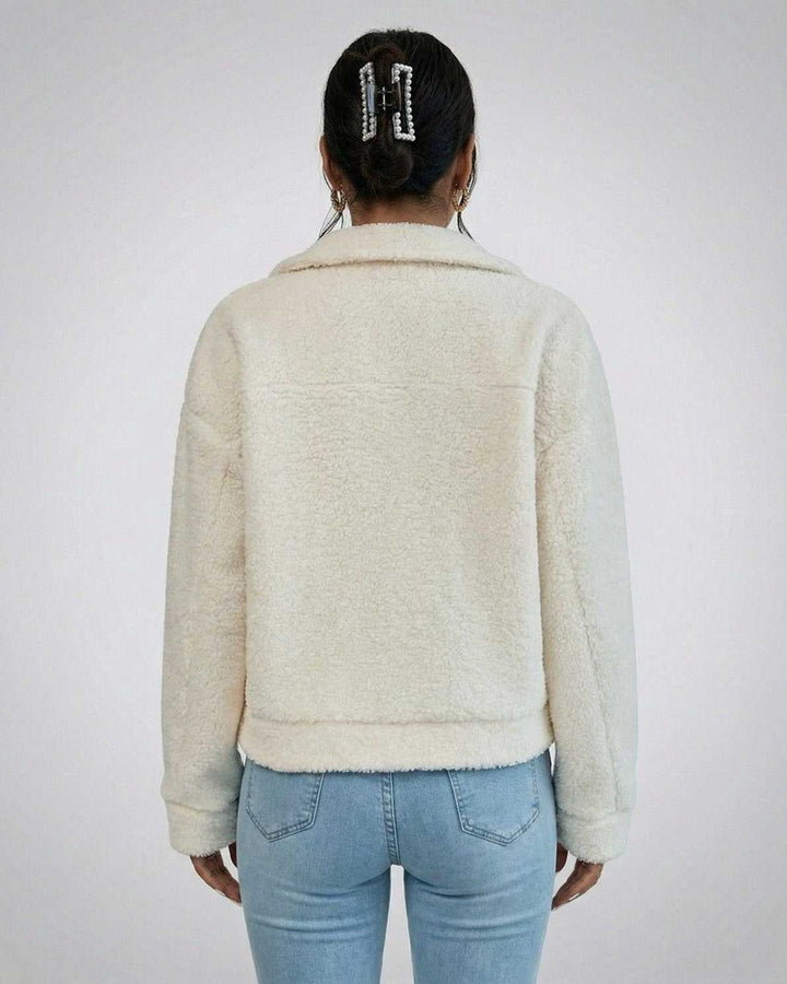 Abrigo de invierno blanco Aspen para mujer, máxima calidez y estilo elegante. Tendencia de moda casual.