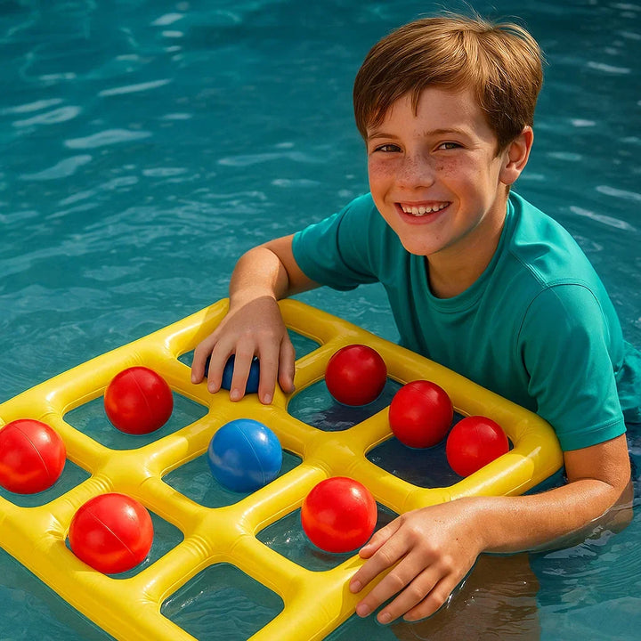 Juego de Tres en Raya inflable flotante para piscina, ideal para diversión acuática familiar en verano.