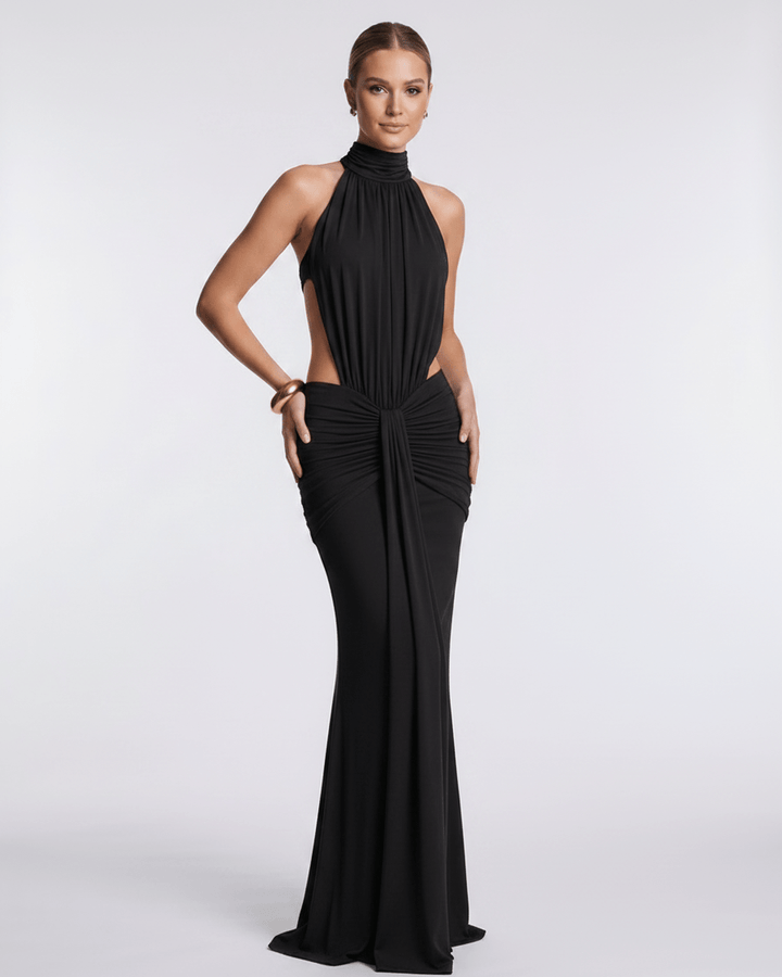 Vestido maxi para ocasiones especiales, con cuello halter y diseño de espalda abierta.
