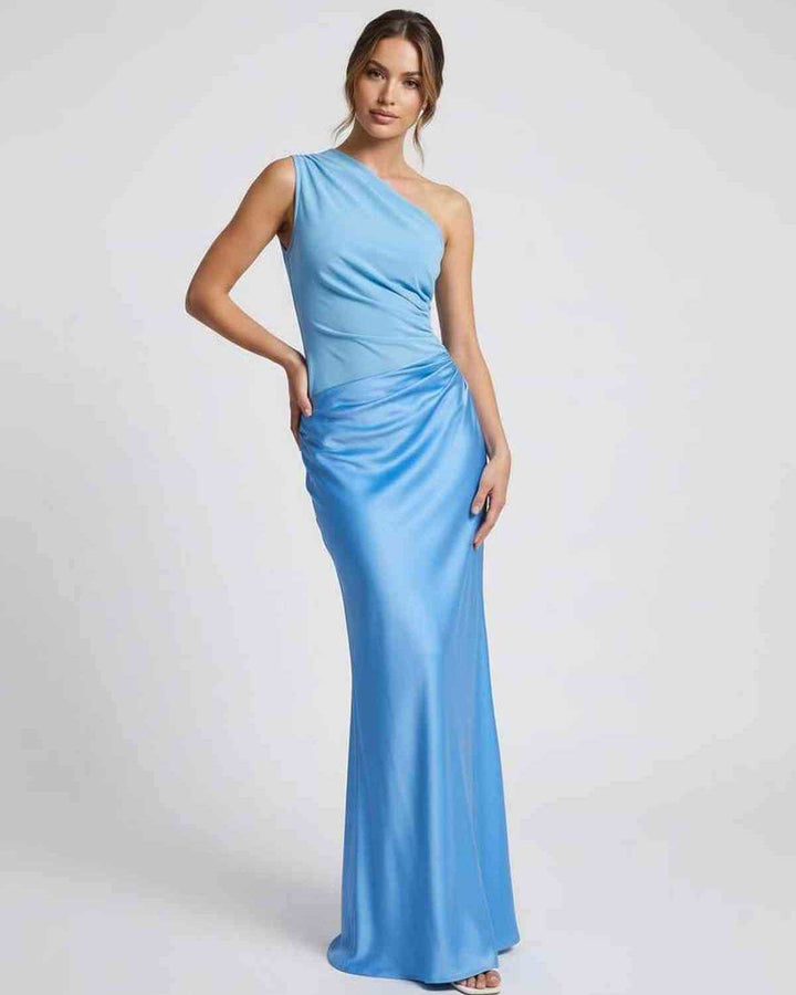 Vestido de fiesta formal azul de un hombro, perfecto para invitada de boda y ocasiones especiales.