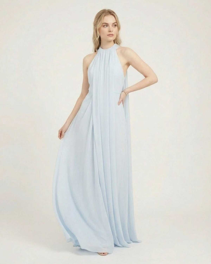 Vestido maxi de mujer azul claro, estilo sin mangas. Fluido, cómodo y versátil para un look casual elegante de verano.