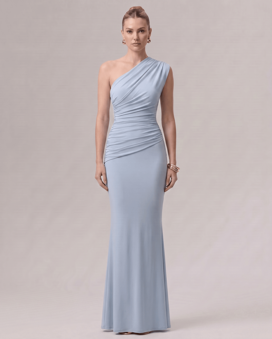 Vestido formal de invitada, un hombro, maxi, silueta columna, para mujer.