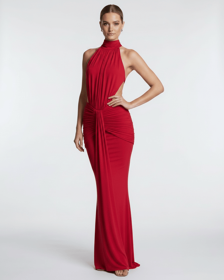 Vestido largo y ajustado, cuello halter, espalda abierta, ideal para una noche de verano.