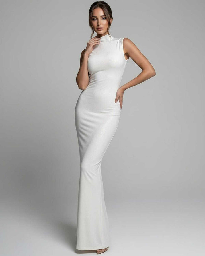 Vestido formal maxi Aurelia blanco, cuello alto y sin mangas, perfecto para cóctel o evento.