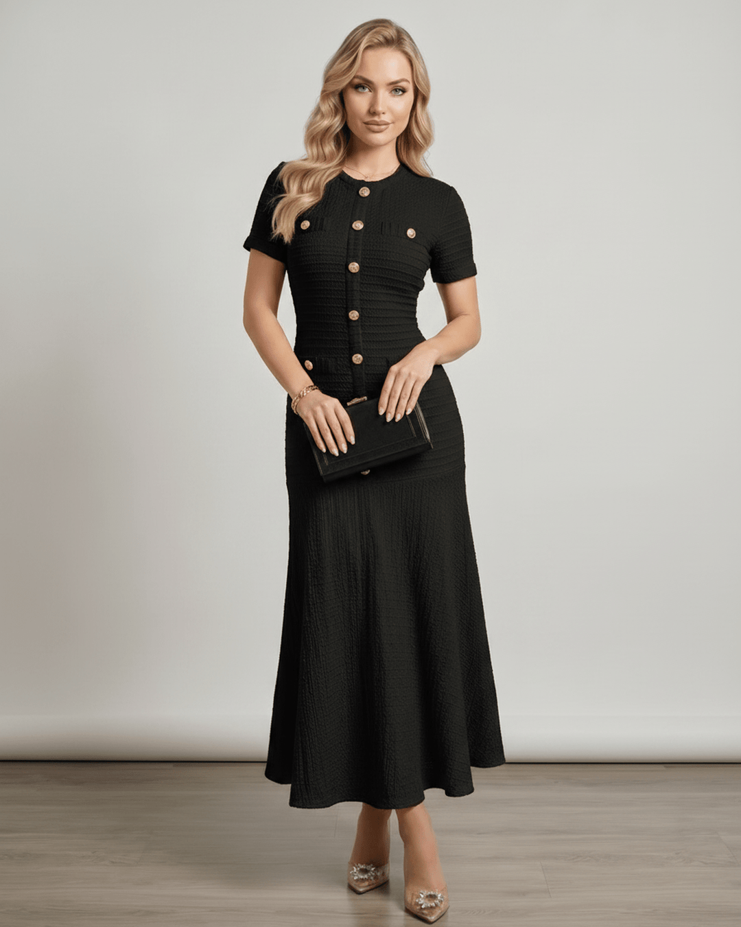 Vestido de fiesta maxi, fluido y versátil, ideal para eventos elegantes y relajados.