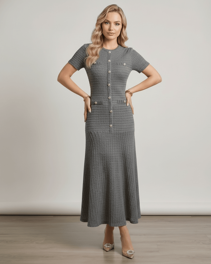 Vestido largo de mujer, elegante y fluido, perfecto para eventos de noche o de día.