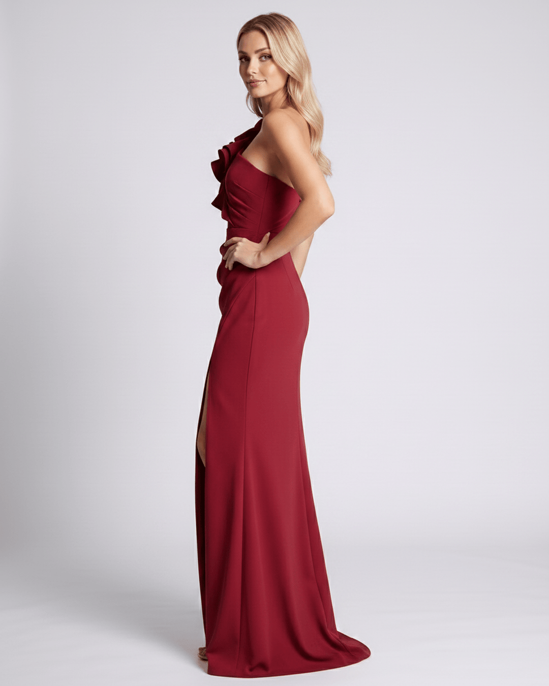 Vestido de noche largo, con volantes en un hombro, para mujer elegante.