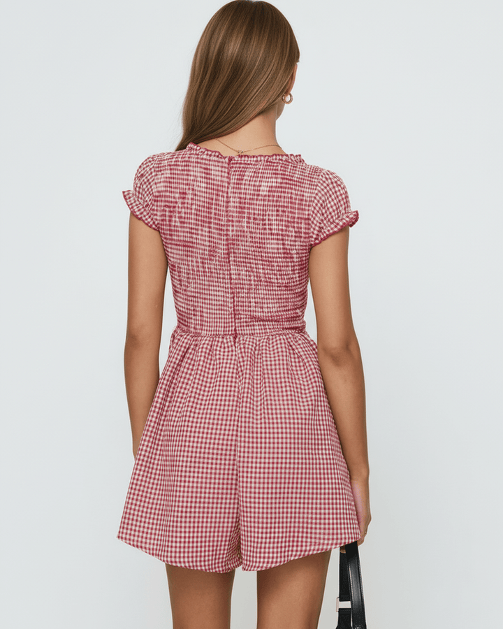 Vestido mini a cuadros para mujer, diseño chic juvenil con cintura imperio, ideal para moda de otoño.