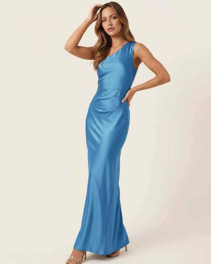 Maxi vestido azul elegante de mujer, con un solo hombro, ideal para ocasiones de noche o boda.
