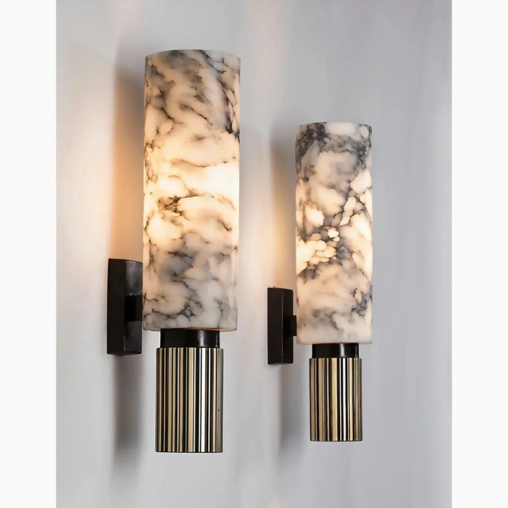 Aplique de pared con efecto mármol, ideal para añadir un toque moderno y luz LED a cualquier interior.