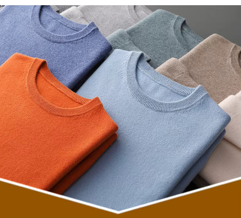 Suéter de hombre, cuello medio alto, punto trenzado, ideal para vestir elegante y casual.