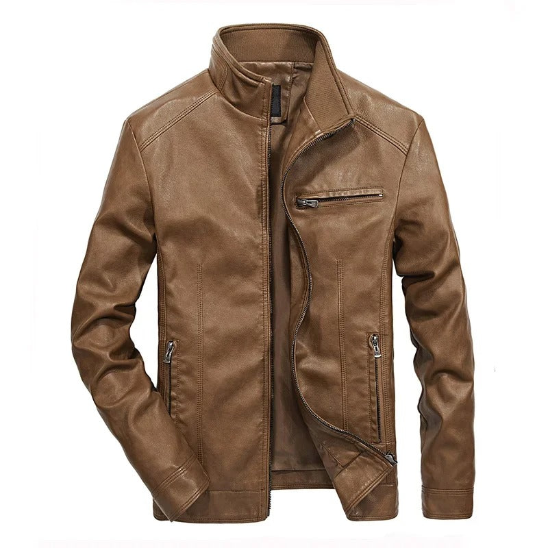Cazadora de hombre con cremalleras metálicas, diseño motero audaz y funcional para la temporada fría.