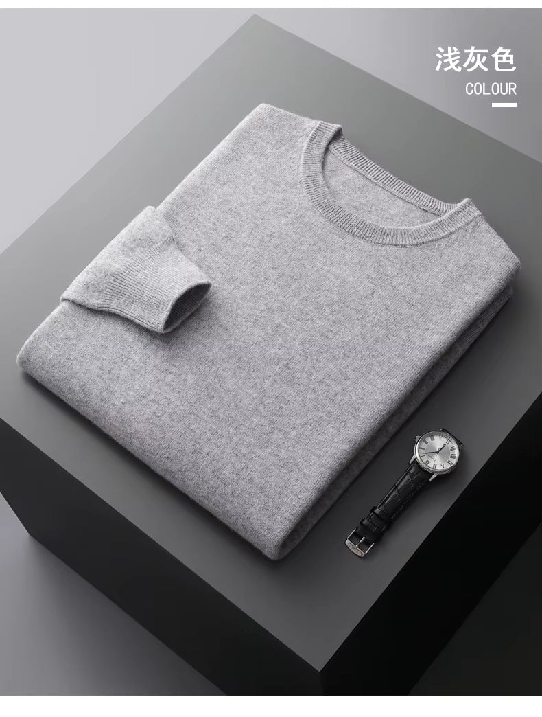 Suéter versátil para hombre, punto trenzado, ideal para outfits de moda masculina.