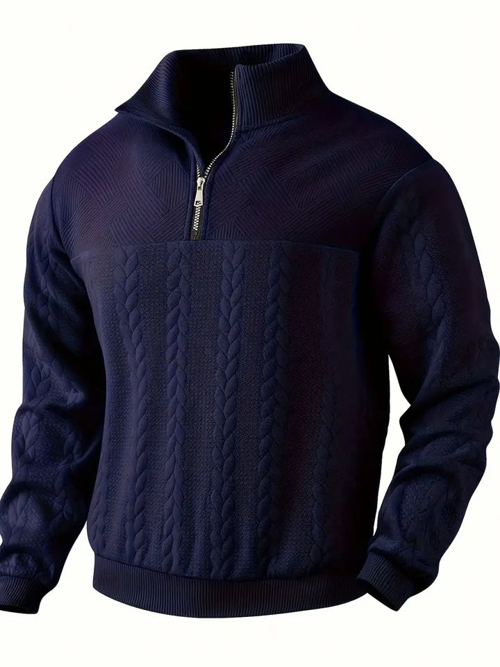 Suéter de hombre con media cremallera y punto trenzado. Ideal para otoño e invierno, estilo casual elegante.