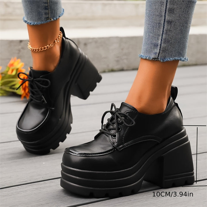 Zapatos de plataforma chunky para mujer. Tacón ancho, ideales para un look casual elegante o fiesta.